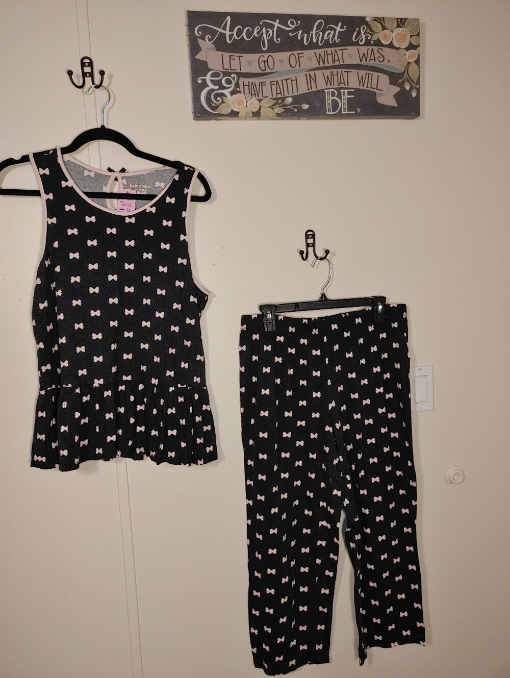 Adorable Large Kate Spade Large Black with Pink Bows Pajama Set